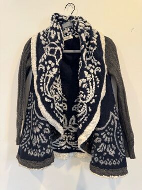 Black and White Open-Front Patterned Cardigan Sweater